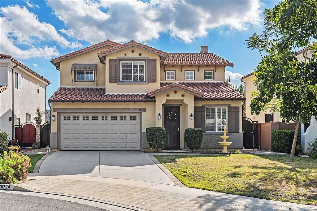 5 bed, 2500 sqft, $4,995 — Photo 1