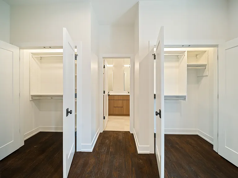 406 E 50th Pl #3 — Photo 14