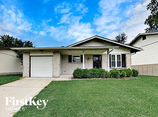 1136 Borden Dr, Florissant, MO 63031