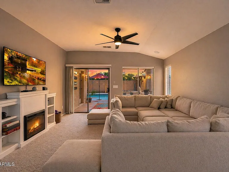 1342 E Judi Dr — Photo 3