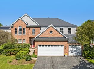 1164 Dorr Dr, Sugar Grove, IL 60554
