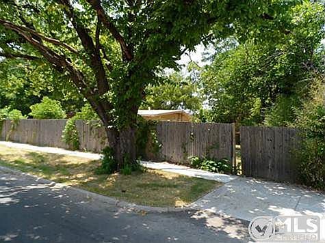 4th image of 1425 Park Pl