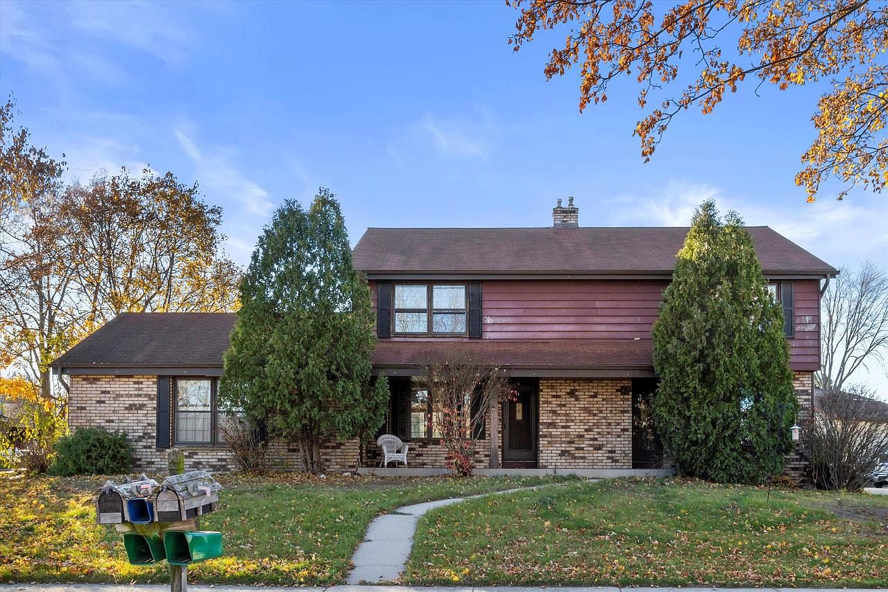 401 Park Hill DRIVE, Pewaukee, WI 53072 MLS 1858104 Zillow