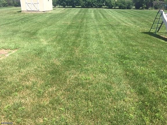 5th image of 22 Zeller Dr