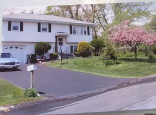 28 Dan Del Dr, Latham, NY 12110