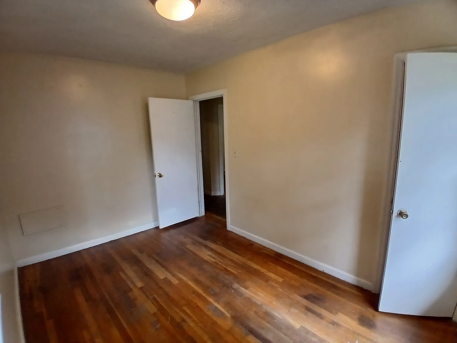 3 bed, 1113 sqft, $1,100 — Photo 2