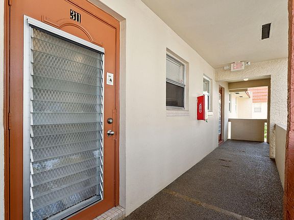 4th image of 2950 W Sunrise Lakes Drive #311