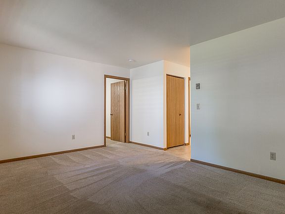 5th image of 913 Acewood Blvd #109