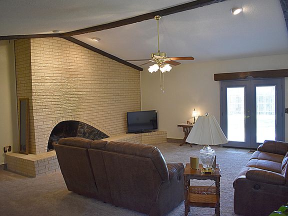 5th image of 705 Bennett Dr