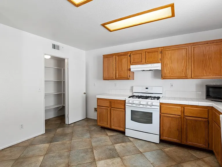 16474 Denhaven Ct — Photo 19