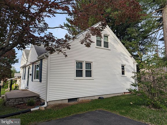 3rd image of 130 Logan Ave