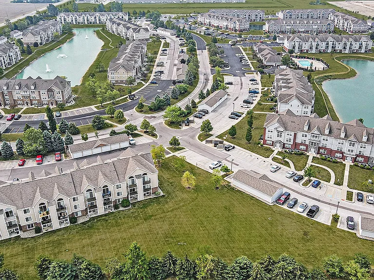 Tracy Creek Apartment Homes — Photo 33