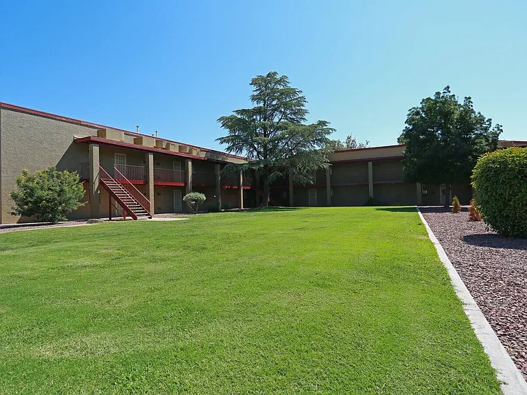 Vista Village Apartments — Photo 7