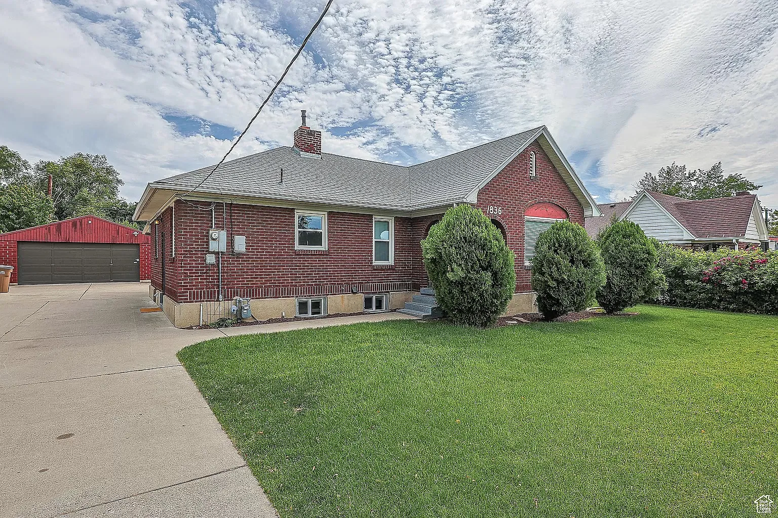 5 bed, 2016 sqft, $3,495 — Photo 2