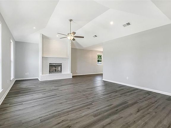 5th image of 4005 W Esplanade Ave N
