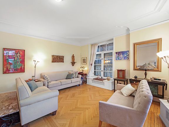 2nd image of 2109 Broadway APT 879