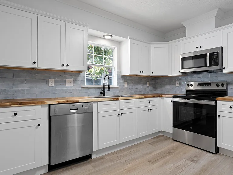 1050 Frank P Corso St — Photo 10