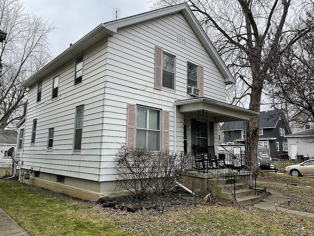 1815 Bayer Ave photo 1