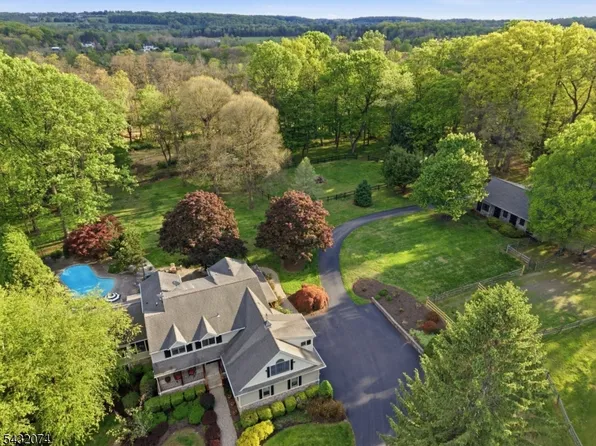 10 TARA WAY, Franklin Twp., NJ 08867