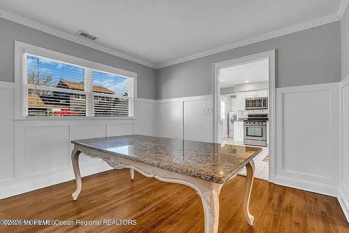 19 Bradley Ave — Photo 7