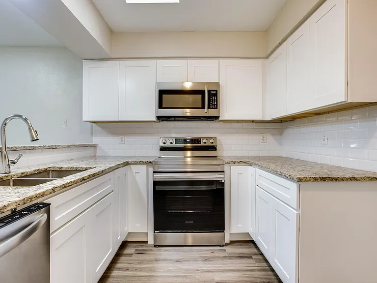 5102 Lakeridge Ct — Photo 15