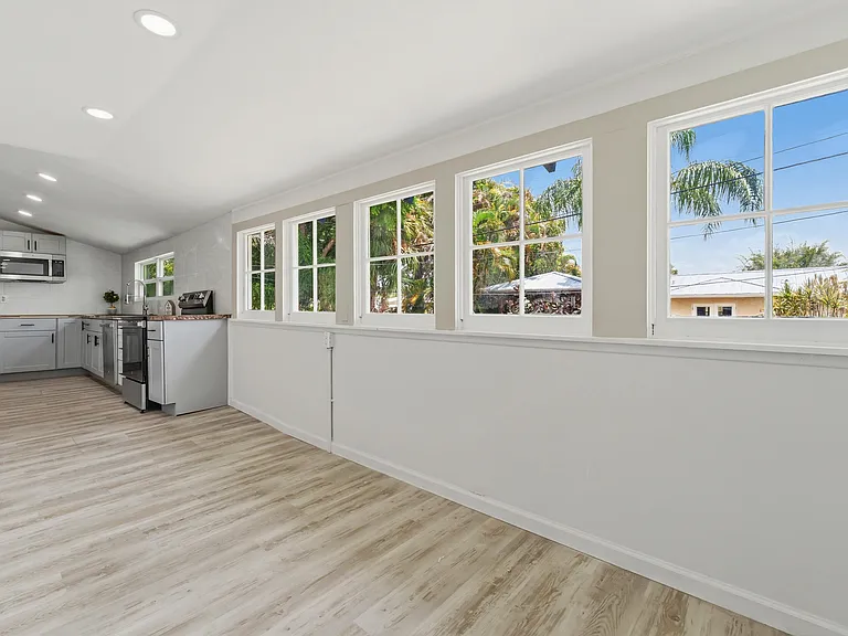 1566 NW 9th Ave — Photo 14