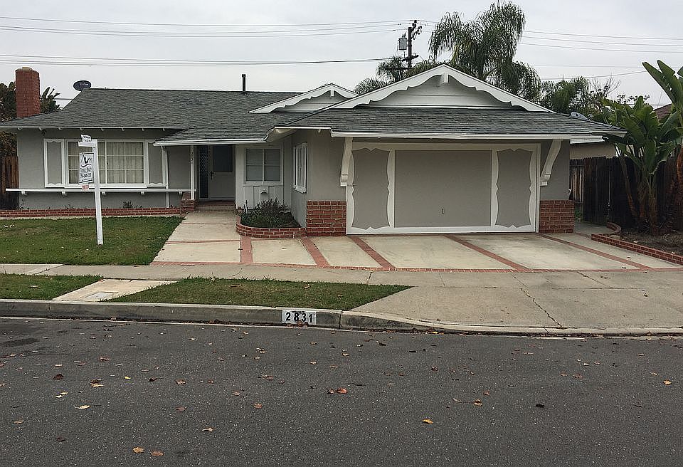 2nd image of 2831 Francis Ln