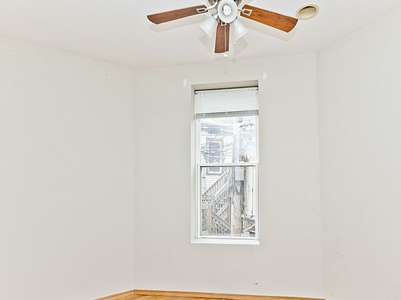 5th image of 747 N Noble St #Ch