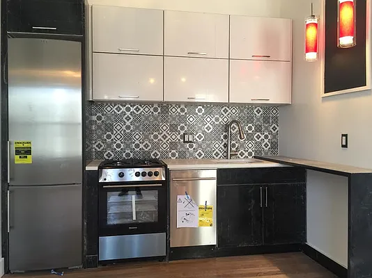 Rented by P Management | media 18