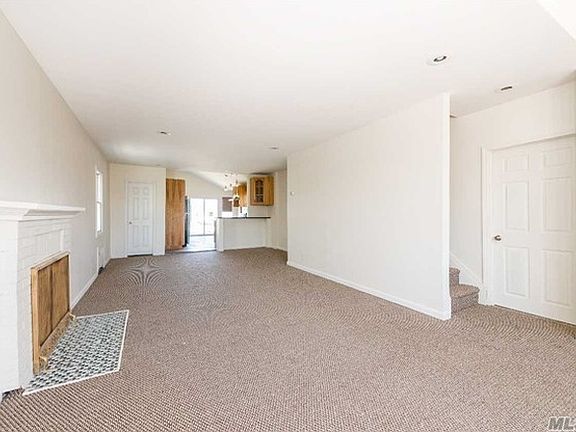 4th image of 96 Williamson St