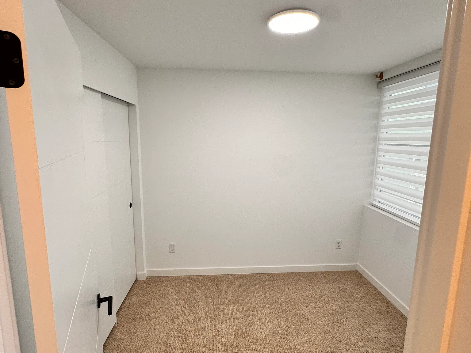 2344 Franklin Ave E — Photo 4