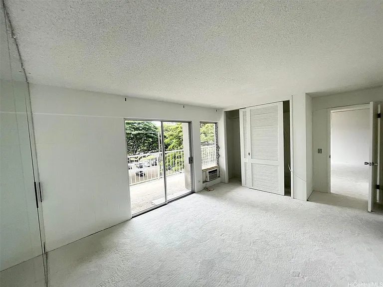 1710 Punahou St #403 — Photo 7