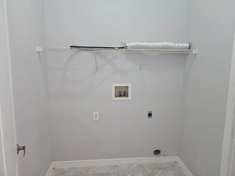 292 Carmel Dr — Photo 11