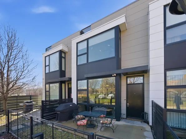 437 W Hobbie St, Chicago, IL 60610