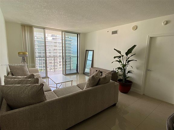 5th image of 1750 N Bayshore Dr APT 5305