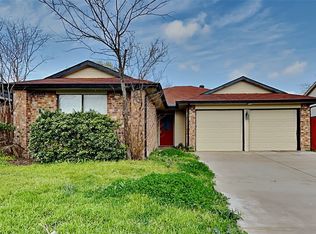 519 Valley Mills Dr, Arlington, TX 76018