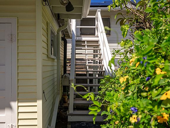 3rd image of 1812 McKinley St