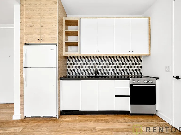 1875 Atlantic Ave #3P — Photo 3
