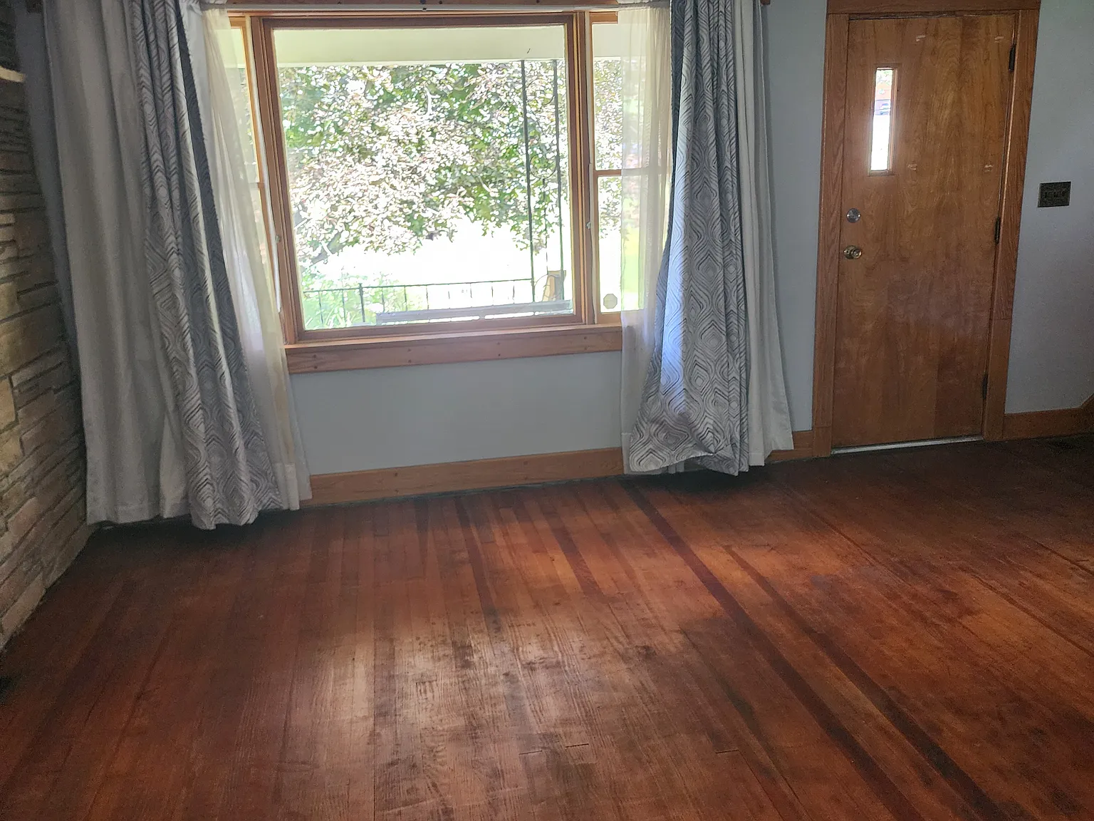 3 bed, 1.5 bath, 1039 sqft, $1,000 — Photo 4
