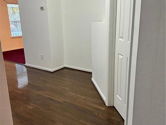 5th image of 125 View Pointe Dr