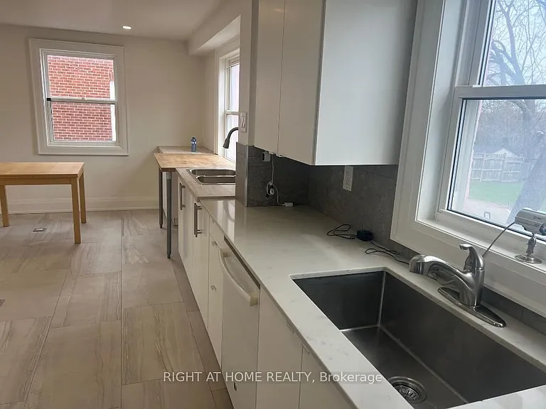 45 Major Mackenzie Dr E — Photo 9