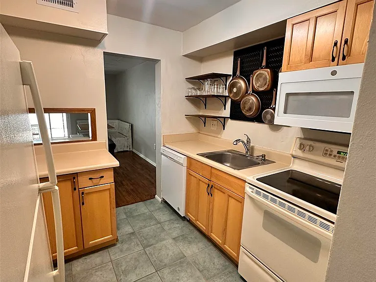 201 Pensacola Beach Rd #D3 — Photo 9