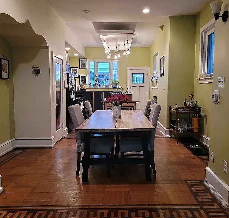 Dining room looking toward kitchen