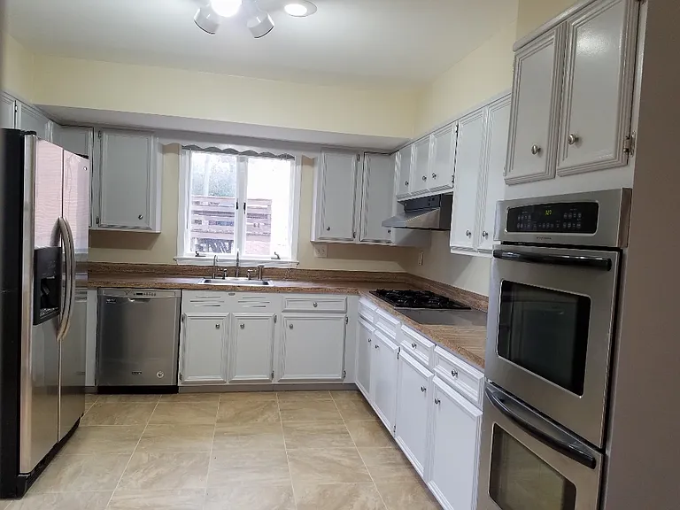 6004 Highboro Dr — Photo 9