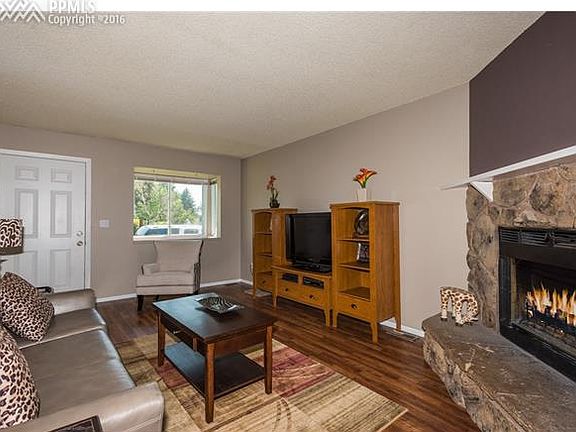 4th image of 7628 Clover Hill Dr