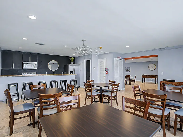 421 NE 1st St #204 — Photo 36