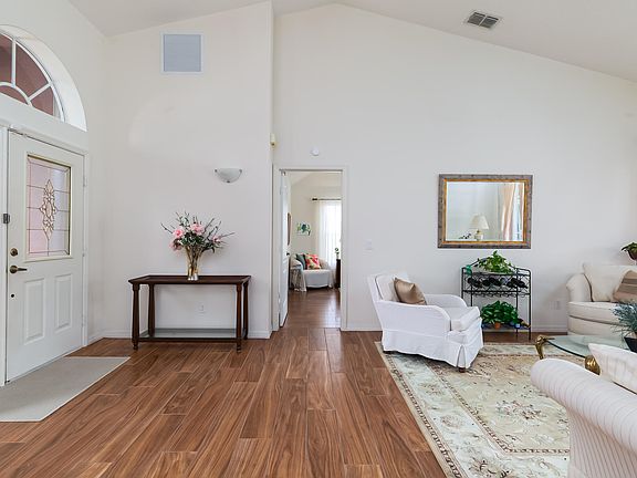 5th image of 1601 SW Realty Street
