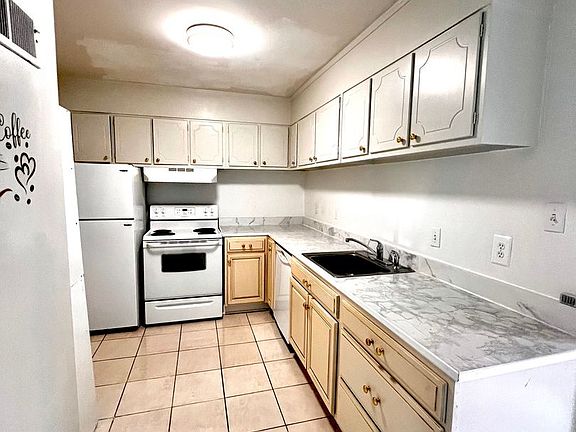 4th image of 4705 Brompton Sq