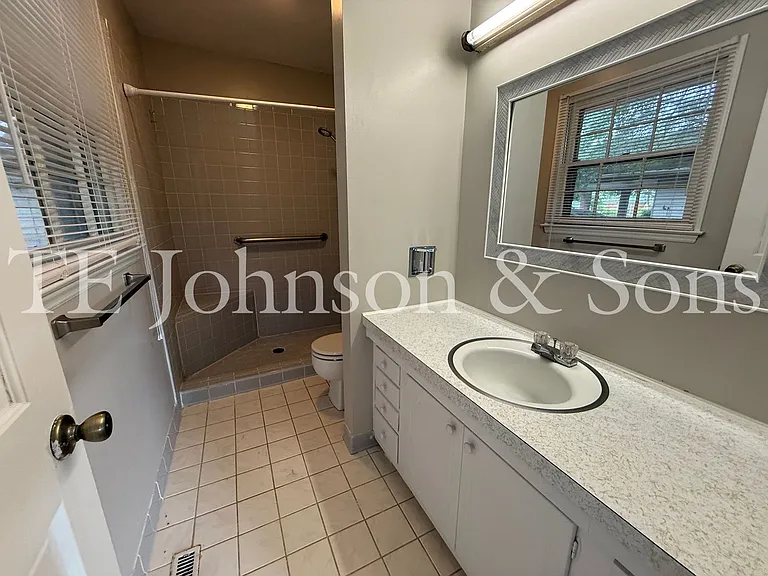 2722 Winslow Ln — Photo 48