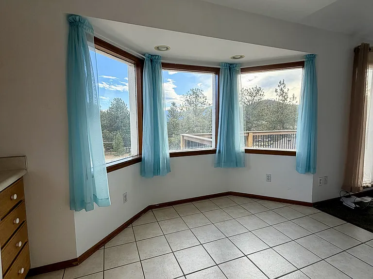 73 Sunlight Ln — Photo 8